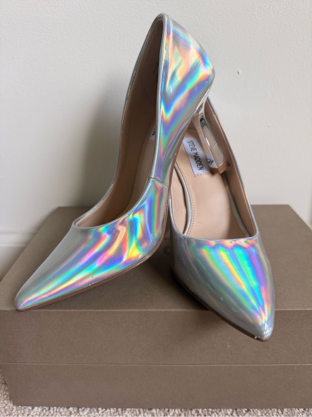 NWOB Steve Madden Iridescent Holographic Pointed-Toe Salza Pumps
